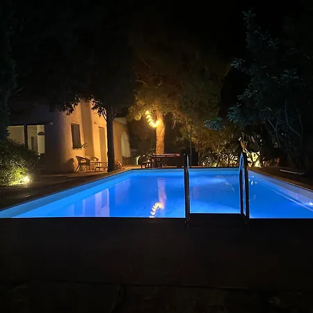 Elegante Con Piscina Privata In Centro Parco Privato E Massima Privacy ヴィラ