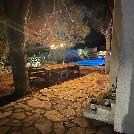 Villa Elegante Con Piscina Privata In Centro Parco Privato E Massima Privacy